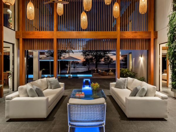 Luxury 6 Bedroom Home with Beautiful Views