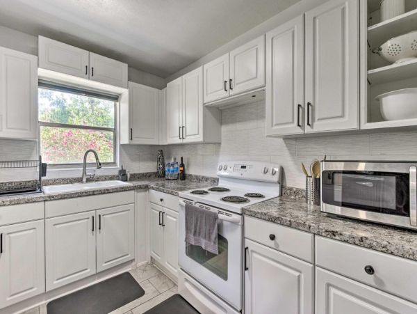 Cozy Bradenton 3 Bedroom Vacation Home Sleeps 6