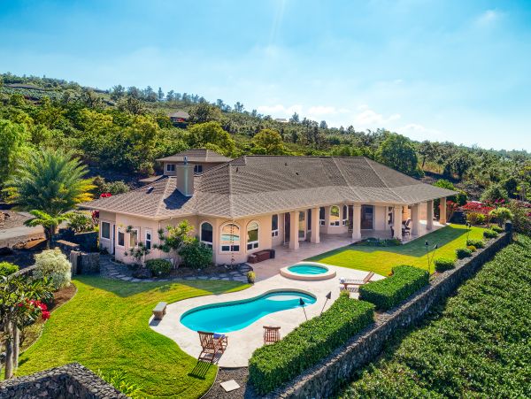 Kailua-Kona Six Bedroom Estate Great Ocean View, Pool & Spa