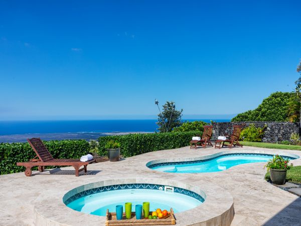 Kailua-Kona Six Bedroom Estate Great Ocean View, Pool & Spa
