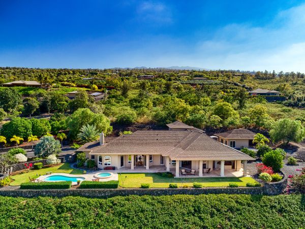 Kailua-Kona Six Bedroom Estate Great Ocean View, Pool & Spa