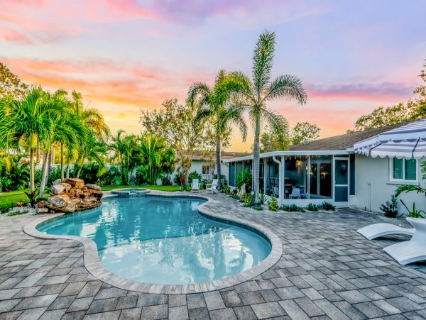 Luxury Vacation Pool Home in Bradenton Sleeps 12 Guests