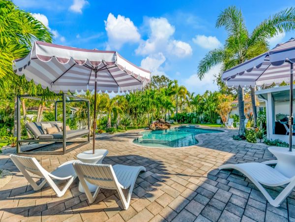 Luxury Vacation Pool Home in Bradenton Sleeps 12 Guests