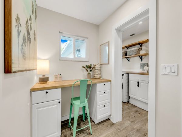 Luxury Vacation Pool Home in Bradenton Sleeps 12 Guests