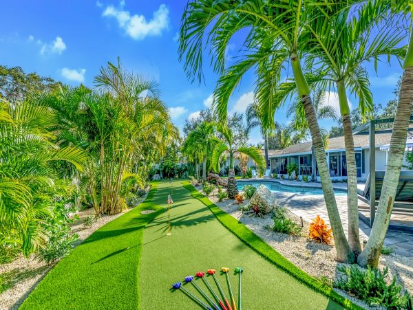 Luxury Vacation Pool Home in Bradenton Sleeps 12 Guests