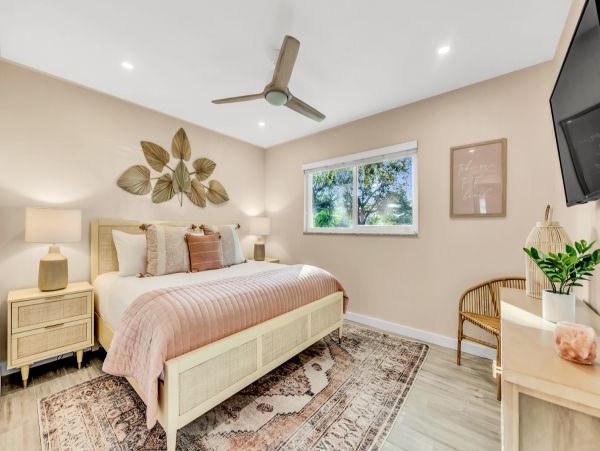 Luxury Vacation Pool Home in Bradenton Sleeps 12 Guests