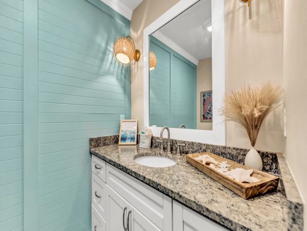 Luxury Vacation Pool Home in Bradenton Sleeps 12 Guests