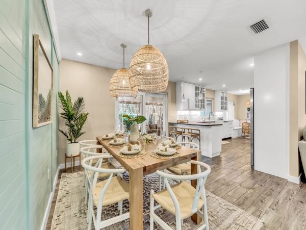 Luxury Vacation Pool Home in Bradenton Sleeps 12 Guests