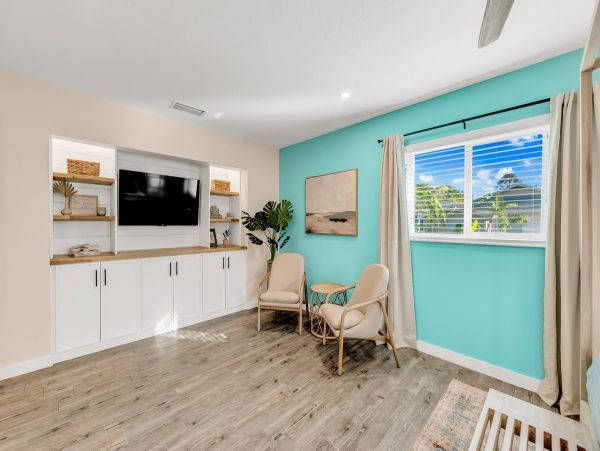 Luxury Vacation Pool Home in Bradenton Sleeps 12 Guests