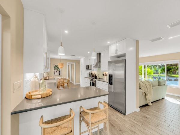 Luxury Vacation Pool Home in Bradenton Sleeps 12 Guests