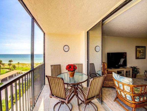 Gulf Front Vacation Condo in Longboat Key Sleeps 4 Guests