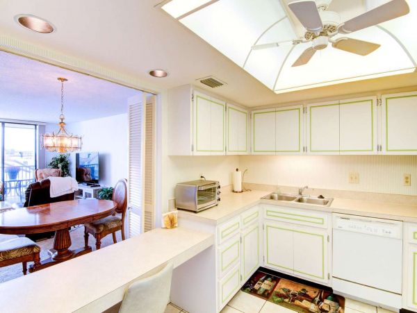 Gulf Front Vacation Condo in Longboat Key Sleeps 4 Guests