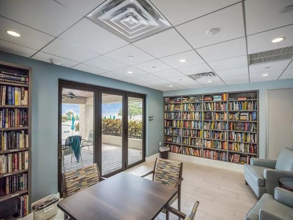 Gulf Front Vacation Condo in Longboat Key Sleeps 4 Guests