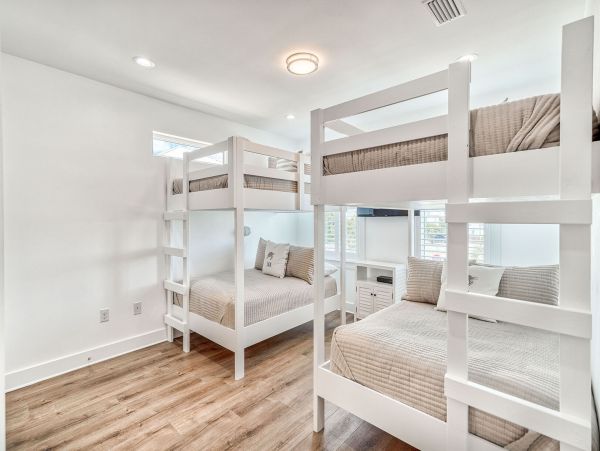 Miramar Beach Vacation Home Seven Bedroom Walk to Beach