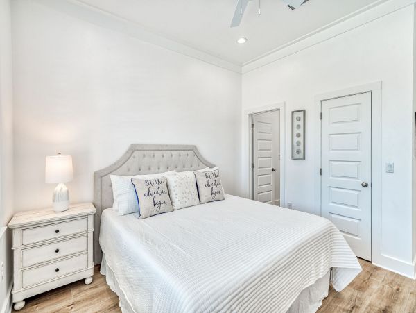 Miramar Beach Vacation Home Seven Bedroom Walk to Beach