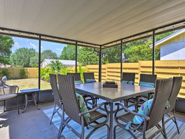 Two Bedroom Charming Vacation Home in Sarasota Sleeps 6