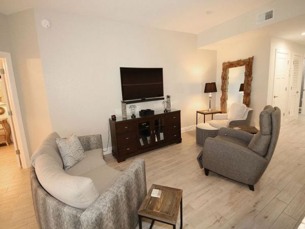 Three Bedroom Vacation Rental in Estero Sleeps Five Guests