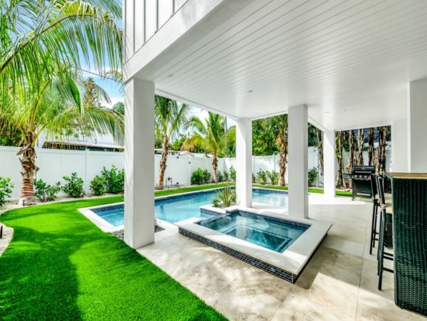 Luxury 7 Bedroom Vacation Rental Home in Bradenton Beach