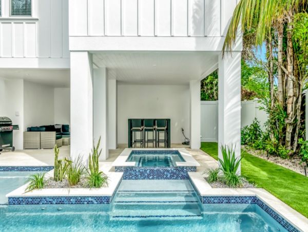 Luxury 7 Bedroom Vacation Rental Home in Bradenton Beach