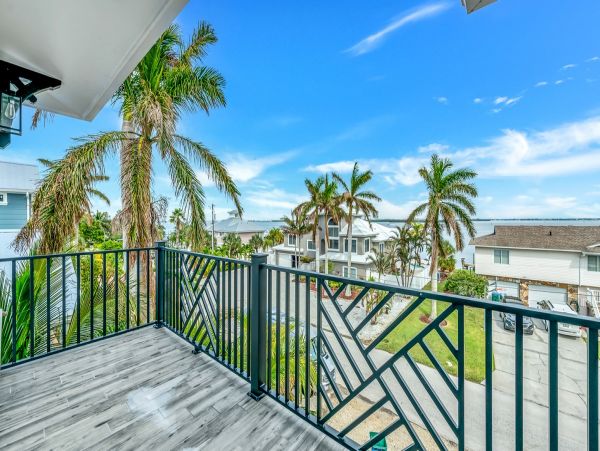 Bradenton Beach Vacation Pool Home Seven Bedroom