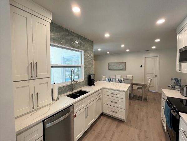 Vacation Pool Home in Bradenton Sleeps 8 Guests