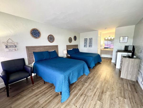 One Bedroom Vacation Condo in Bonita Springs Sleeps 4