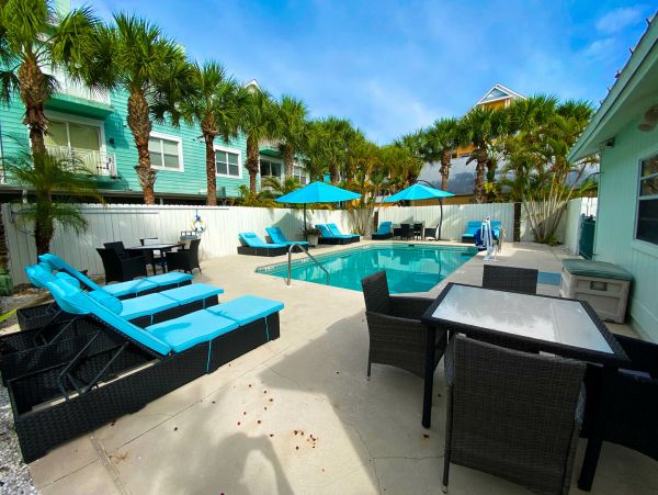 One Bedroom Vacation Condo in Bonita Springs Sleeps 4