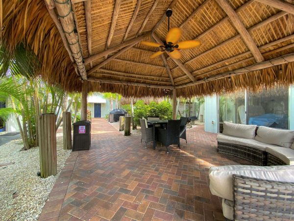 One Bedroom Vacation Condo in Bonita Springs Sleeps 4