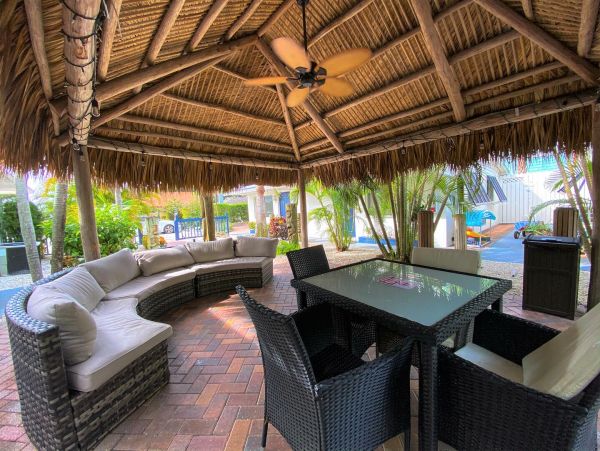 One Bedroom Vacation Condo in Bonita Springs Sleeps 4