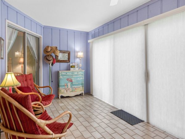 Two Bedroom Charming Vacation Condo in Holmes Beach