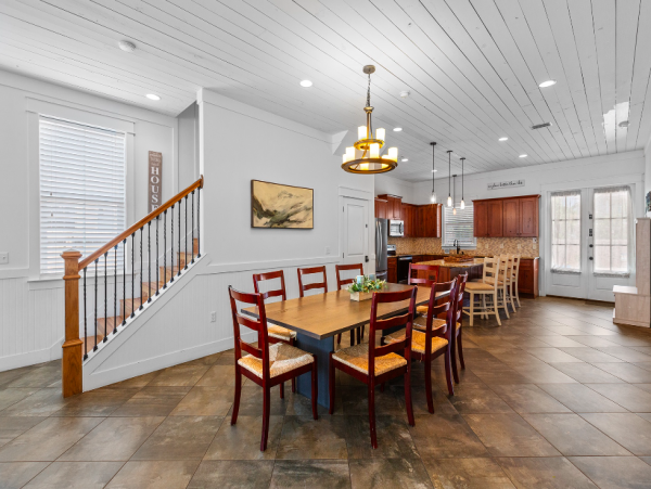 Coastal Comfort in Crystal Beach - 6-Bedroom Retreat with Pool & Golf Cart