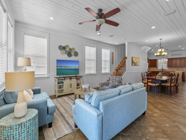 Coastal Comfort in Crystal Beach - 6-Bedroom Retreat with Pool & Golf Cart