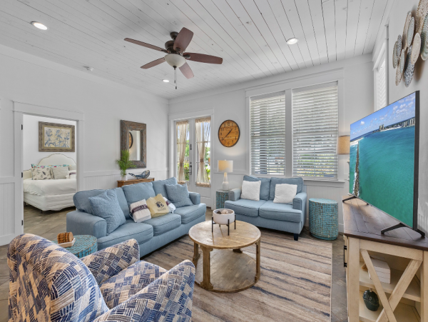 Coastal Comfort in Crystal Beach - 6-Bedroom Retreat with Pool & Golf Cart