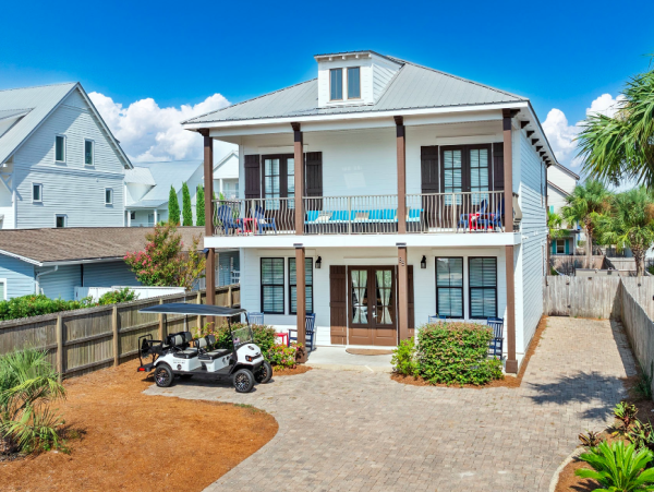 Coastal Comfort in Crystal Beach - 6-Bedroom Retreat with Pool & Golf Cart