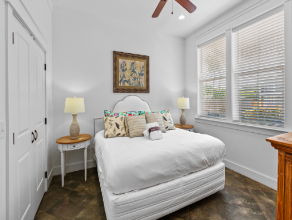 Coastal Comfort in Crystal Beach - 6-Bedroom Retreat with Pool & Golf Cart