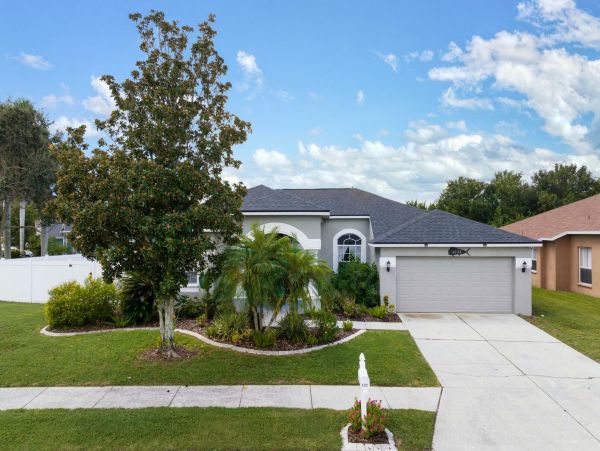 Four Bedroom Pool Home in Bradenton Sleeps 10
