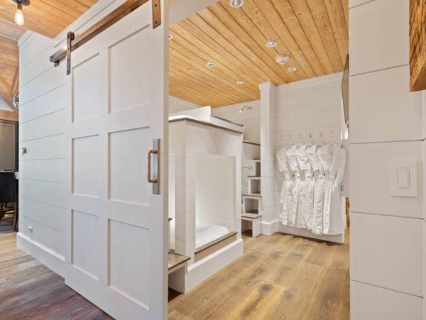 Executive Ski in Ski Out Penthouse in the Village