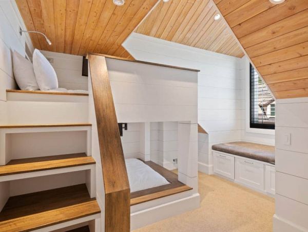 Executive Ski in Ski Out Penthouse in the Village