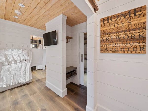 Executive Ski in Ski Out Penthouse in the Village
