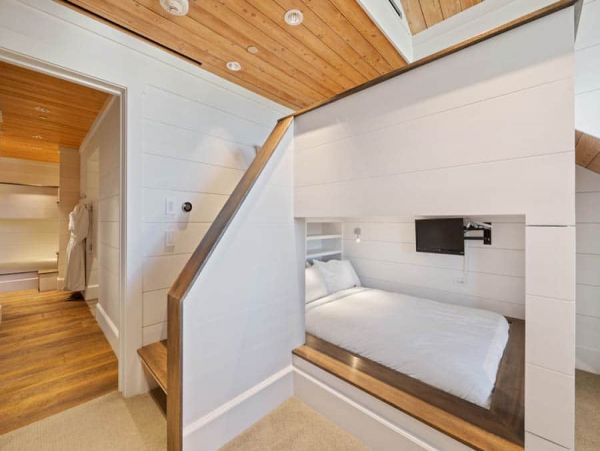 Executive Ski in Ski Out Penthouse in the Village