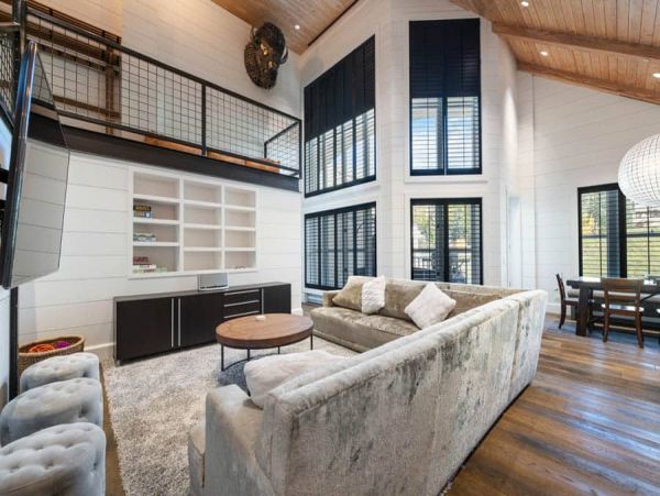 Executive Ski in Ski Out Penthouse in the Village