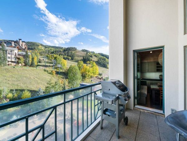 Executive Ski in Ski Out Penthouse in the Village