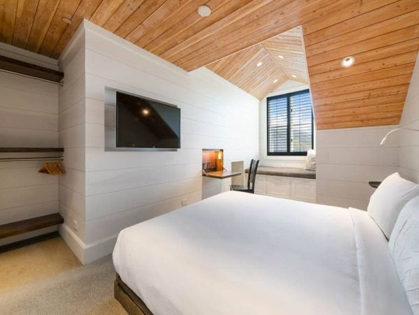 Executive Ski in Ski Out Penthouse in the Village