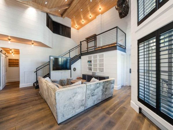 Executive Ski in Ski Out Penthouse in the Village