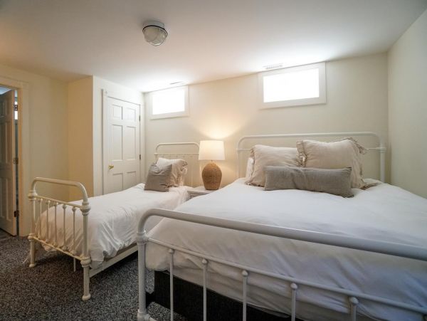 Luxury Nantucket Vacation Pool Home Eight Bedrooms