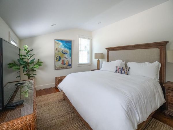 Luxury Nantucket Vacation Pool Home Eight Bedrooms