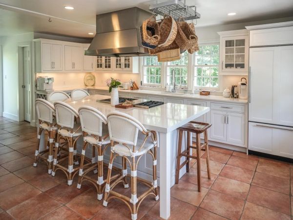 Luxury Nantucket Vacation Pool Home Eight Bedrooms