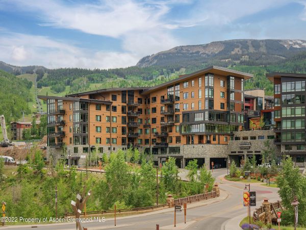 Mountain Views Snowmass Vacation Condo With Three Bedrooms