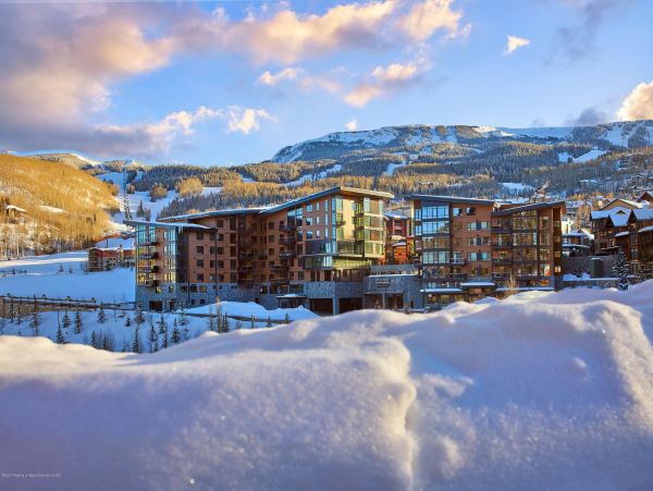 Mountain Views Snowmass Vacation Condo With Three Bedrooms