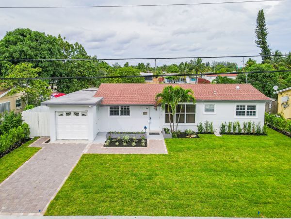 Deerfield Vacation Pool Home Four Bedroom